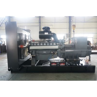800kw威曼柴油發(fā)電機(jī)組-威曼16缸柴油機(jī)D30A2柴油發(fā)電機(jī)組,缸徑/行程：128/142mm,柴油發(fā)電機(jī)組水冷發(fā)動(dòng)機(jī)功率880KW,柴油發(fā)電機(jī)組配套馬拉松斯坦福發(fā)電機(jī)。廠價(jià)直銷歡迎選購(gòu)：13773399855。