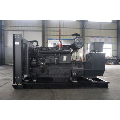 200kw凱普柴油發(fā)電機(jī)組-凱普6缸柴油機(jī)KP227柴油發(fā)電機(jī)組,缸徑/行程：135/150mm,柴油發(fā)電機(jī)組水冷發(fā)動機(jī)功率227KW,柴油發(fā)電機(jī)組配套馬拉松斯坦福發(fā)電機(jī)。廠價直銷歡迎選購：13773399855。