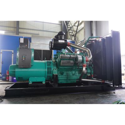 600kw乾能柴油發(fā)電機(jī)組-乾能12缸柴油機(jī)12V138BZLD柴油發(fā)電機(jī)組,缸徑/行程：138/160mm,柴油發(fā)電機(jī)組水冷發(fā)動機(jī)功率660KW,柴油發(fā)電機(jī)組配套馬拉松斯坦福發(fā)電機(jī)。廠價直銷歡迎選購：13773399855。
