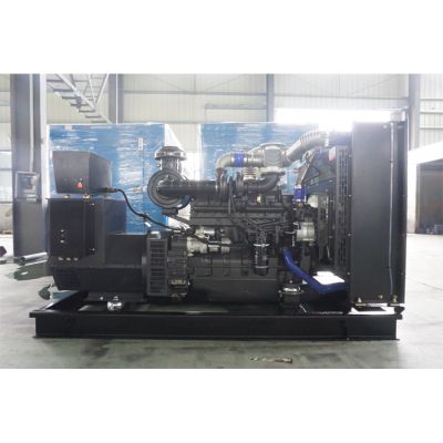 200kw乾能柴油發(fā)電機(jī)組-乾能6缸柴油機(jī)QN8D280D2柴油發(fā)電機(jī)組,缸徑/行程：114/135mm,柴油發(fā)電機(jī)組水冷發(fā)動機(jī)功率204KW,柴油發(fā)電機(jī)組配套馬拉松斯坦福發(fā)電機(jī)。廠價直銷歡迎選購：13773399855。
  