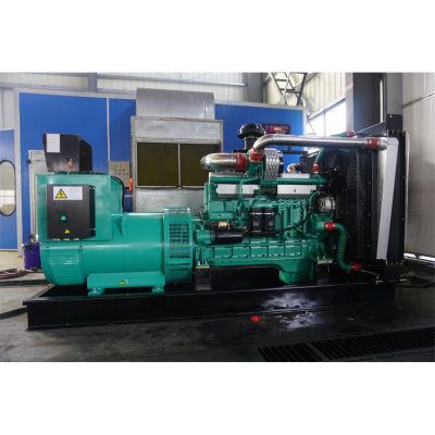 300kw乾能柴油發(fā)電機(jī)組-乾能6缸柴油機(jī)QN13G420D2柴油發(fā)電機(jī)組,缸徑/行程：135/150mm,柴油發(fā)電機(jī)組水冷發(fā)動機(jī)功率308KW,柴油發(fā)電機(jī)組配套馬拉松斯坦福發(fā)電機(jī)。廠價直銷歡迎選購：13773399855。