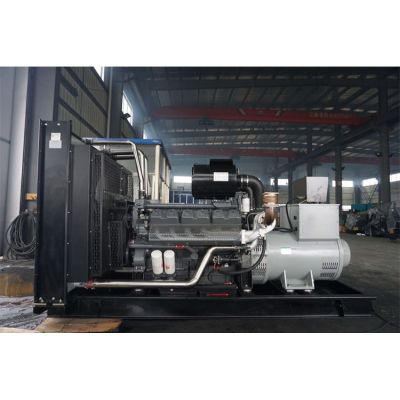 700kw無錫動力柴油發(fā)電機組-無錫動力12缸柴油機WX287TAD68柴油發(fā)電機組,缸徑/行程：138/160mm,柴油發(fā)電機組水冷發(fā)動機功率750KW,柴油發(fā)電機組配套馬拉松斯坦福發(fā)電機。廠價直銷歡迎選購：13773399855。