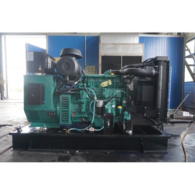 100kw沃爾沃柴油發(fā)電機(jī)組-沃爾沃4缸柴油機(jī)TAD532GE柴油發(fā)電機(jī)組,缸徑/行程：108/130mm,柴油發(fā)電機(jī)組水冷發(fā)動(dòng)機(jī)功率114KW,柴油發(fā)電機(jī)組配套馬拉松斯坦福發(fā)電機(jī)。廠價(jià)直銷歡迎選購(gòu)：13773399855。