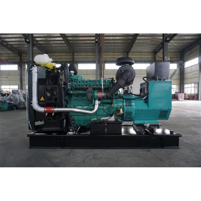 150kw沃爾沃柴油發(fā)電機(jī)組-沃爾沃6缸柴油機(jī)TAD732GE柴油發(fā)電機(jī)組,缸徑/行程：108/130mm,柴油發(fā)電機(jī)組水冷發(fā)動(dòng)機(jī)功率160KW,柴油發(fā)電機(jī)組配套馬拉松斯坦福發(fā)電機(jī)。廠價(jià)直銷歡迎選購(gòu)：13773399855。