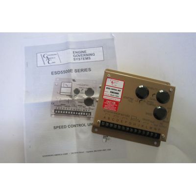 6端子接直流24V（特殊訂貨12V）電源，可利用發(fā)動(dòng)機(jī)的控制電瓶、起動(dòng)電瓶或采用其它穩(wěn)壓及非穩(wěn)壓電源供電，但要保證系統(tǒng)的峰值功耗和電壓波動(dòng)范圍的要求。當(dāng)采用起動(dòng)電瓶供電時(shí)，必須設(shè)置充電裝置以保證電瓶電量充足。在發(fā)動(dòng)機(jī)起動(dòng)時(shí)，電瓶短時(shí)間的輸出電壓跌落不會(huì)影響調(diào)速器正常工作。轉(zhuǎn)速控制器正電源端（6腳）通過電源開關(guān)（或停機(jī)開關(guān)）、必要時(shí)可加保險(xiǎn)絲串連直接接至24V電瓶正極，即直接從電瓶正極取電。轉(zhuǎn)速控制器負(fù)電源端（5腳）必須從電瓶負(fù)極直接引線。如果電源負(fù)極需接地，則電源負(fù)極在電瓶負(fù)極端接大地，不能從控制器負(fù)極（