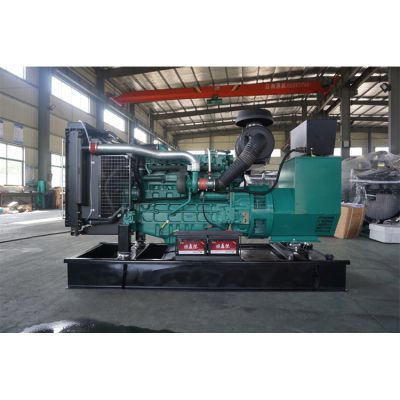120kw沃爾沃柴油發(fā)電機(jī)組-沃爾沃6缸柴油機(jī)TAD731GE柴油發(fā)電機(jī)組,缸徑/行程：108/130mm,柴油發(fā)電機(jī)組水冷發(fā)動(dòng)機(jī)功率133KW,柴油發(fā)電機(jī)組配套馬拉松斯坦福發(fā)電機(jī)。廠價(jià)直銷歡迎選購(gòu)：13773399855。