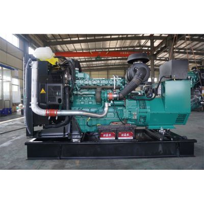 150kw沃爾沃柴油發(fā)電機(jī)組-沃爾沃6缸柴油機(jī)TAD733GE柴油發(fā)電機(jī)組,缸徑/行程：108/130mm,柴油發(fā)電機(jī)組水冷發(fā)動(dòng)機(jī)功率181KW,柴油發(fā)電機(jī)組配套馬拉松斯坦福發(fā)電機(jī)。廠價(jià)直銷歡迎選購(gòu)：13773399855。