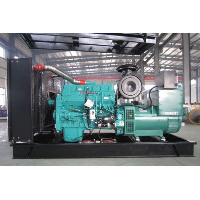 200kw重慶康明斯柴油發(fā)電機(jī)組-重慶康明斯6缸柴油機(jī)MTA11-G2柴油發(fā)電機(jī)組,缸徑/行程：125/147mm,柴油發(fā)電機(jī)組水冷發(fā)動(dòng)機(jī)功率246KW,柴油發(fā)電機(jī)組配套馬拉松斯坦福發(fā)電機(jī)。廠價(jià)直銷(xiāo)歡迎選購(gòu)：13773399855。